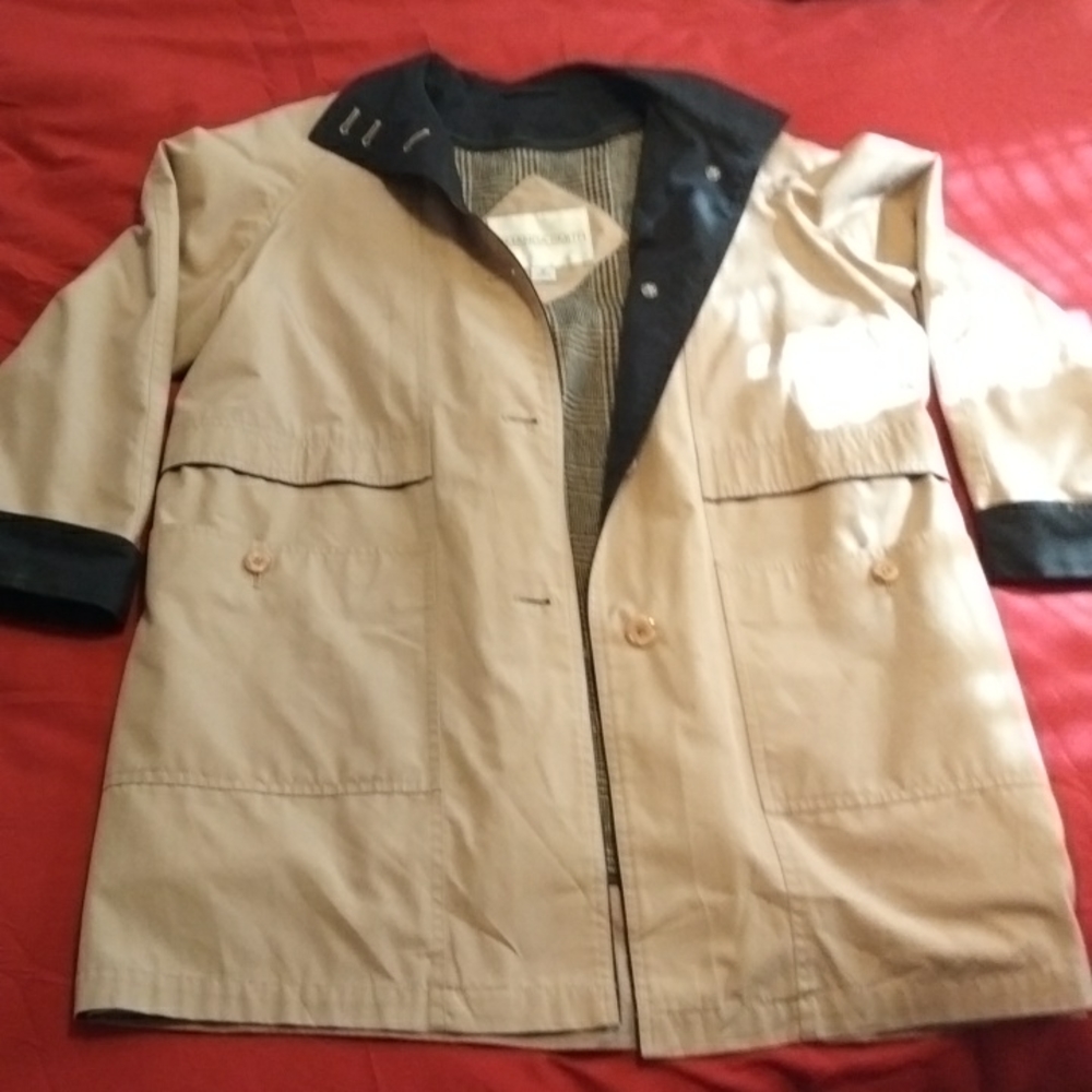 Amanda Smith tan long coat jacket lined